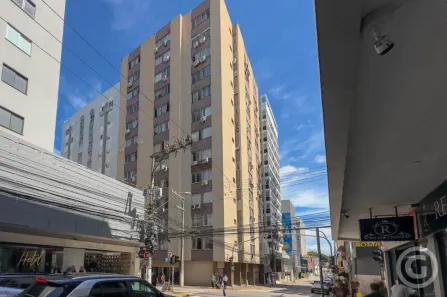 Apartamento com 2 Quartos para alugar, 42m² no Centro, Florianópolis