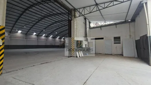 Galpão/Depósito/Armazém para alugar, 2400m² no Conceição, Diadema