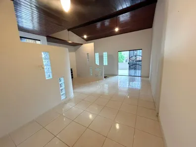 Apartamento com 3 Quartos para alugar, 200m² no Umarizal, Belém