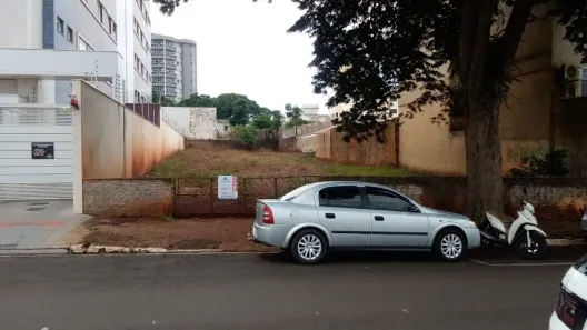 à venda, 900m² no Centro, Marialva