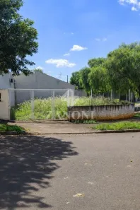 Lote/Terreno à venda, 210m² no Jardim Guairacá, Maringá