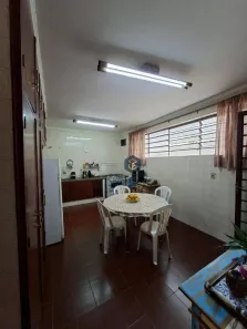Sobrado com 3 Quartos à venda, 255m² no Vila Oliveira, Mogi das Cruzes