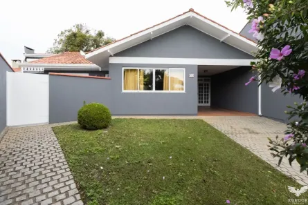 Casa de Condomínio com 3 Quartos para alugar, 180m² no São Braz, Curitiba