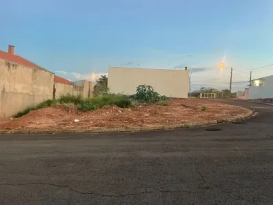 Lote/Terreno à venda, 350m² no Parque Universitário, Descalvado