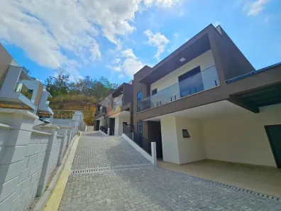 Casa de Condomínio com 3 Quartos à venda, 170m² no Reserva du Moullin, São Sebastião