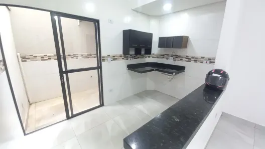 Casa de Condomínio com 2 Quartos para alugar, 62m² no Guilhermina, Praia Grande