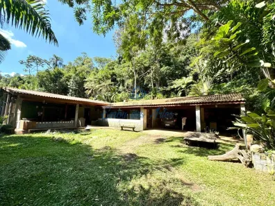 Fazenda/Sítio com 3 Quartos à venda, 150m² no Chácaras Bartira, Embu das Artes