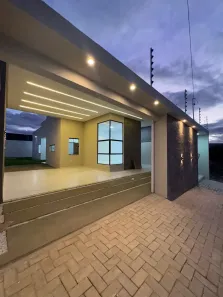 Casa com 3 Quartos à venda, 172m² no Grangeiro, Crato