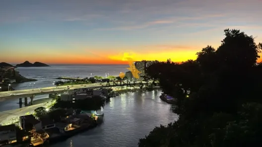Casa de Condomínio com 5 Quartos à venda, 500m² no Joá, Rio de Janeiro