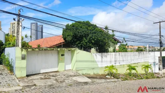 Casa com 4 Quartos à venda, 300m² no Candelária, Natal