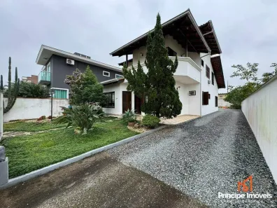 Casa com 4 Quartos à venda, 300m² no Anita Garibaldi, Joinville