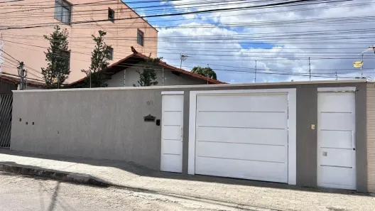 Casa com 3 Quartos à venda, 180m² no Parque Belo Horizonte Industrial, Contagem