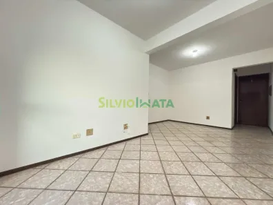 Apartamento com 3 Quartos para alugar, 69m² no Zona 07, Maringá