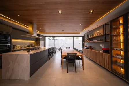 Sobrado com 3 Quartos à venda, 243m² no Campo Comprido, Curitiba
