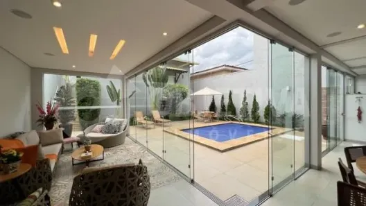 Casa com 4 Quartos à venda, 350m² no Saraiva, Uberlândia