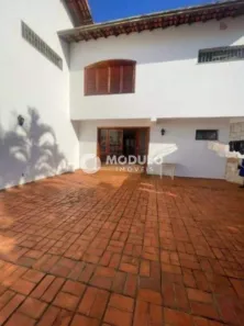 Casa com 4 Quartos para alugar, 420m² no Patrimônio, Uberlândia