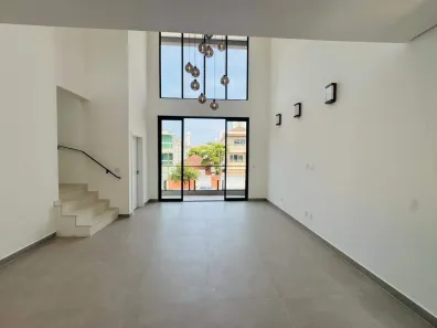 Casa com 3 Quartos à venda, 230m² no Embaré, Santos