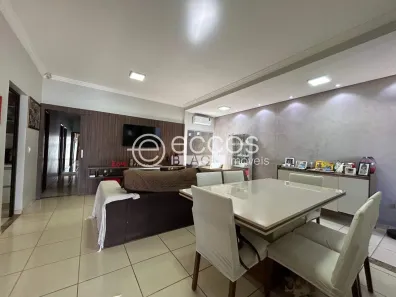 Casa com 3 Quartos à venda, 180m² no Granada, Uberlândia