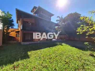 Casa com 3 Quartos para alugar, 200m² no Campeche, Florianópolis