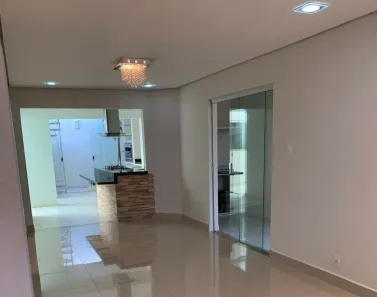 Casa de Condomínio com 5 Quartos à venda, 150m² no Jardim Sul, Uberlândia