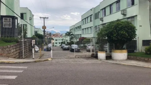Apartamento com 2 Quartos para alugar, 52m² no Jardim Atlântico, Florianópolis
