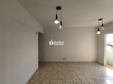 Apartamento com 3 Quartos para alugar, 80m² no Presidente Roosevelt, Uberlândia
