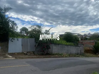 Lote/Terreno à venda, 600m² no Previdenciários, Juiz de Fora