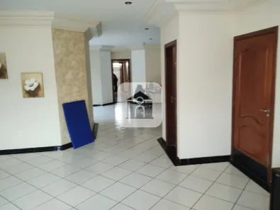 Casa com 4 Quartos para alugar, 280m² no Jardim Karaíba, Uberlândia