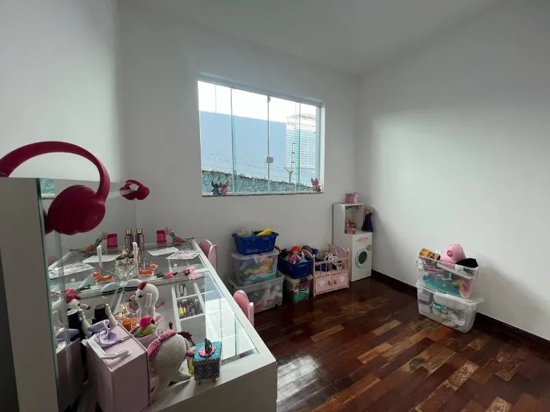 Casa com 3 quartos — Planalto, Belo Horizonte