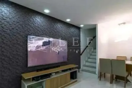 Casa com 2 Quartos à venda, 125m² no Parque Maria Domitila, São Paulo