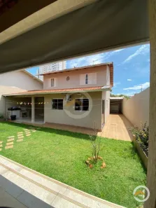 Sobrado com 5 Quartos à venda, 375m² no Jardim América, Goiânia
