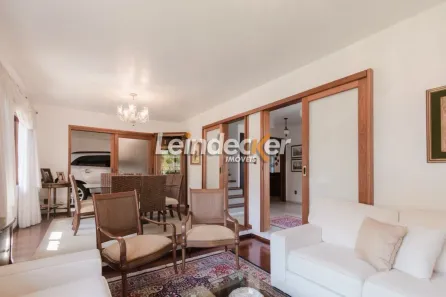 Casa com 3 Quartos à venda, 210m² no Chácara das Pedras, Porto Alegre