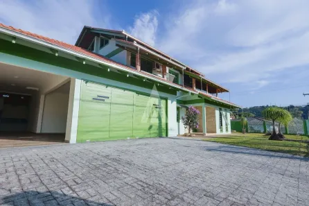 Sobrado com 3 Quartos à venda, 292m² no Bom Retiro, Joinville