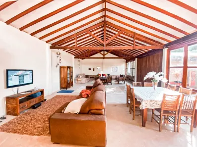 Casa de Condomínio com 3 Quartos para alugar, 420m² no Jardim Shangri-Lá, Bauru