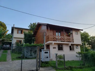 Casa com 3 Quartos à venda, 300m² no Vila Nova, Porto Alegre