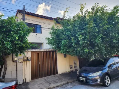 Casa com 4 Quartos à venda, 196m² no Engenheiro Luciano Cavalcante, Fortaleza