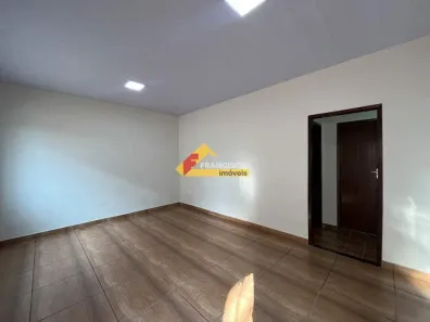 Casa com 2 Quartos para alugar, 150m² no Santo Antônio dos Campos, Divinópolis