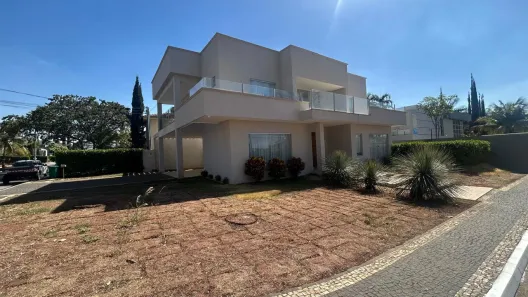 Casa de Condomínio com 4 Quartos à venda, 329m² no Jardins Madri, Goiânia