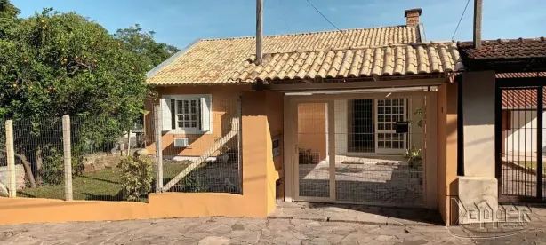 Casa com 2 Quartos à venda, 140m² no Vila Nova, Novo Hamburgo