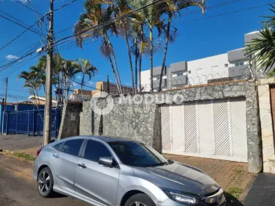 Casa com 3 Quartos para alugar, 215m² no Brasil, Uberlândia