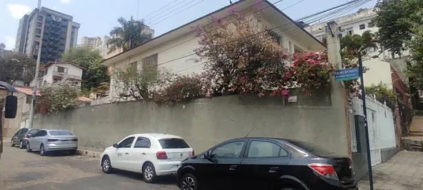 Casa com 5 Quartos à venda, 400m² no São Lucas, Belo Horizonte