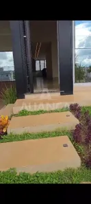 Casa com 3 Quartos para alugar, 215m² no Gávea, Uberlândia