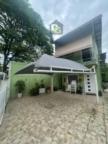 Casa de Condomínio com 4 Quartos para alugar, 230m² no São Francisco, Niterói
