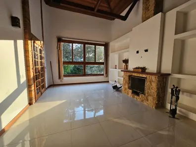 Casa de Condomínio com 4 Quartos à venda, 350m² no Itaipava, Petrópolis