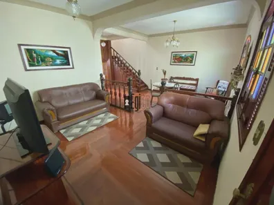 Casa com 4 Quartos à venda, 150m² no Democrata, Juiz de Fora