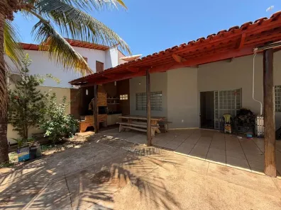 Casa com 4 Quartos à venda, 204m² no Plano Diretor Sul, Palmas