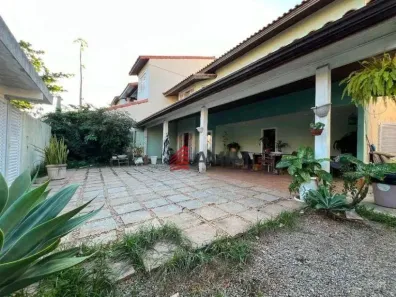 Casa com 4 Quartos à venda, 400m² no Camboinhas, Niterói