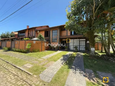 Casa com 3 Quartos à venda, 540m² no Itacorubi, Florianópolis