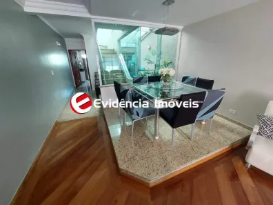 Sobrado com 4 Quartos à venda, 254m² no Vila Pinheirinho, Santo André