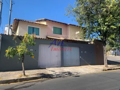 Casa com 3 Quartos à venda, 120m² no Santa Mônica, Belo Horizonte